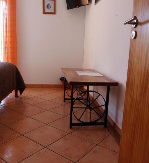 חדר סטנדרט, Tir Na Nog