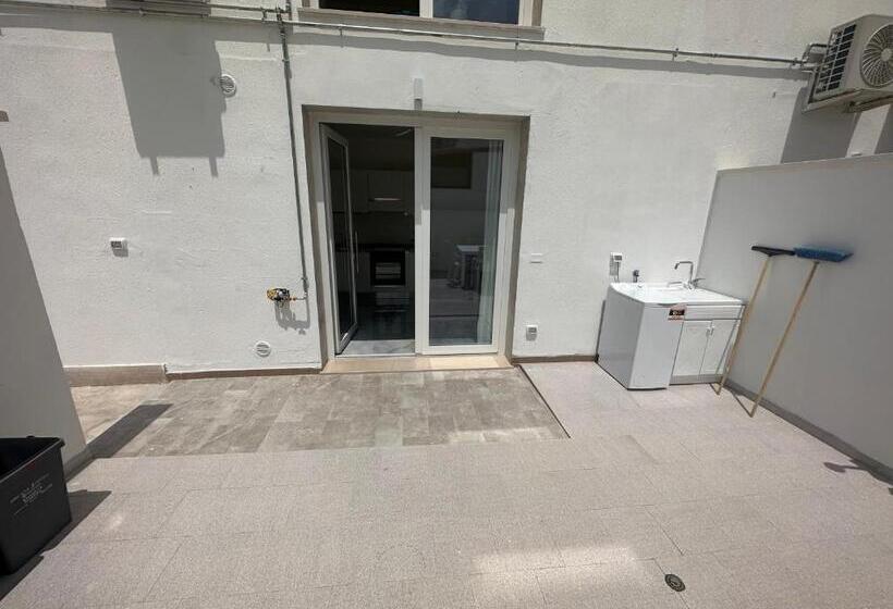 带花园景观的标准工作室, Infinity Residence Con Parcheggio