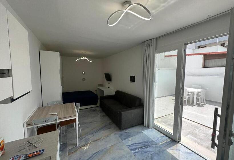 带花园景观的标准工作室, Infinity Residence Con Parcheggio