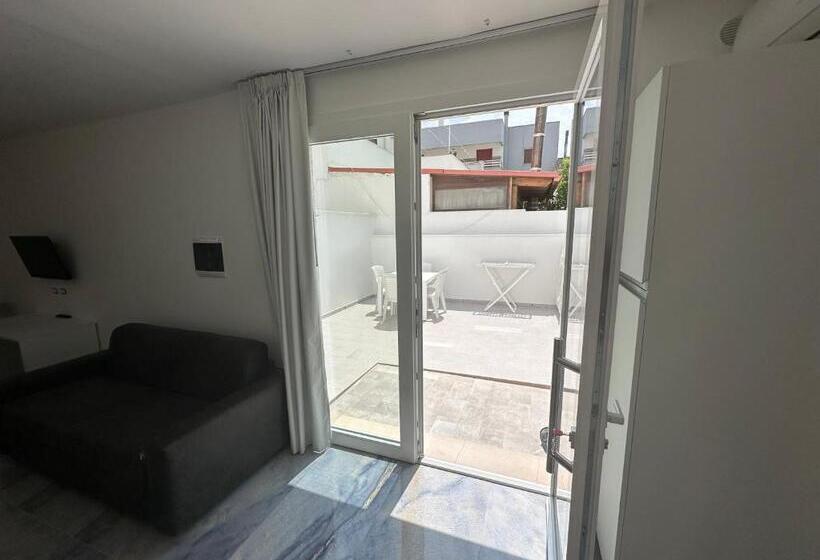 带花园景观的标准工作室, Infinity Residence Con Parcheggio