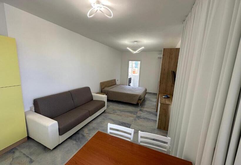 标准工作室带阳台, Infinity Residence Con Parcheggio