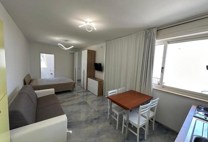 标准工作室带阳台, Infinity Residence Con Parcheggio