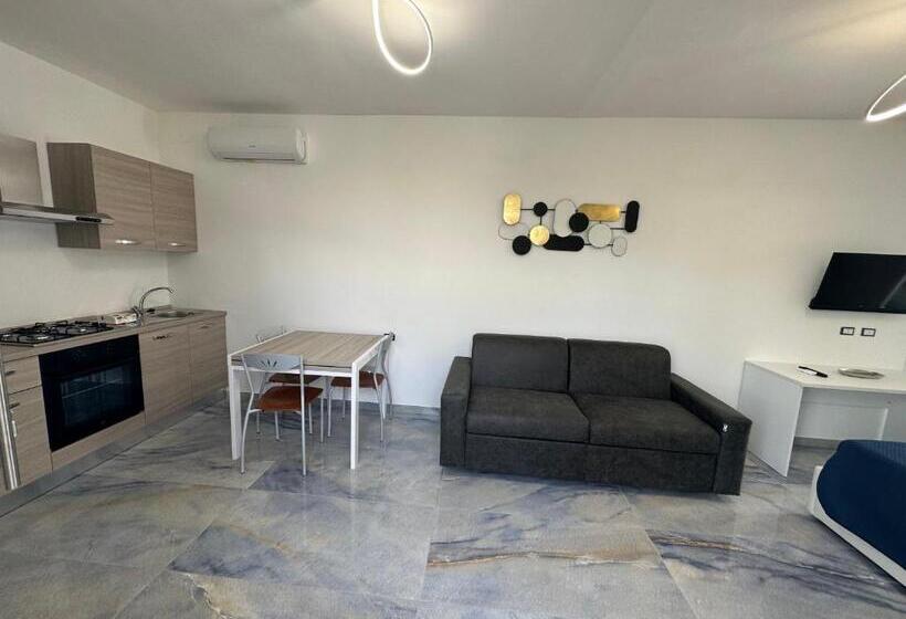 标准工作室带阳台, Infinity Residence Con Parcheggio