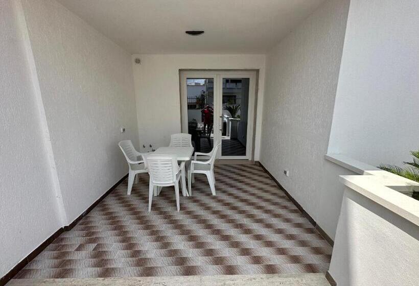 带花园景观的标准工作室, Infinity Residence Con Parcheggio