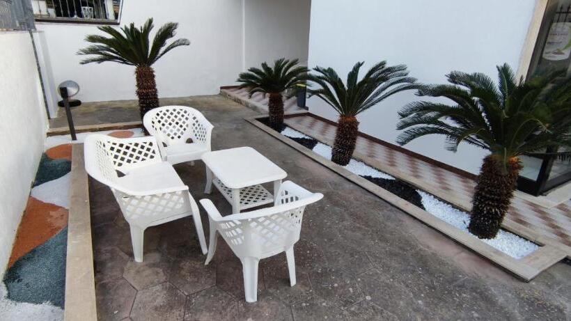 标准工作室, Infinity Residence Con Parcheggio