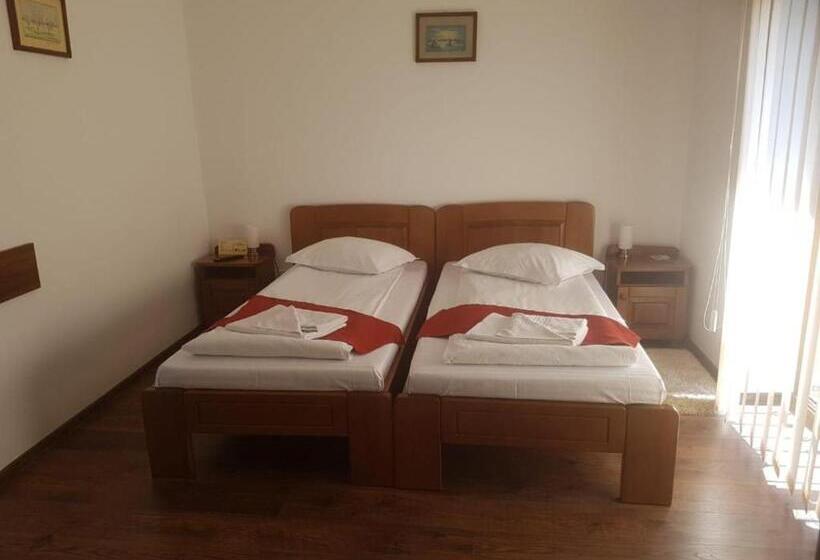 غرفة قياسية, Casa Irinella