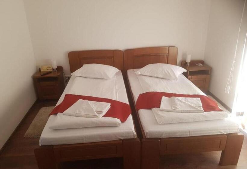 غرفة قياسية, Casa Irinella