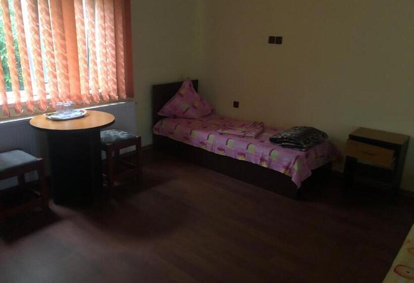استودیوی استاندارد, Casa Cleopatra 2 Mai
