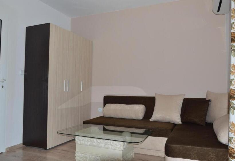 Апартаменты 1 Спальня, Villa Valentines