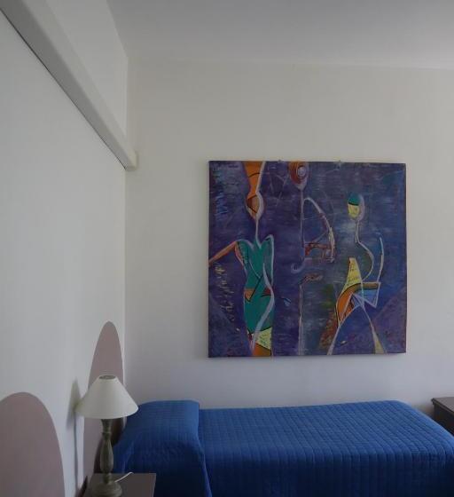 غرفة قياسية رباعية, Tierra Cristiana