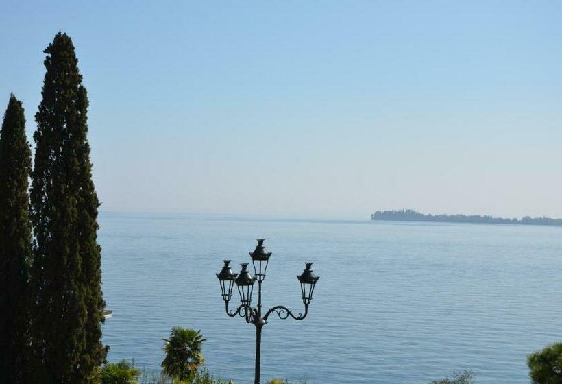 Номер Стандарт Вид на Озеро, Made In Brazil