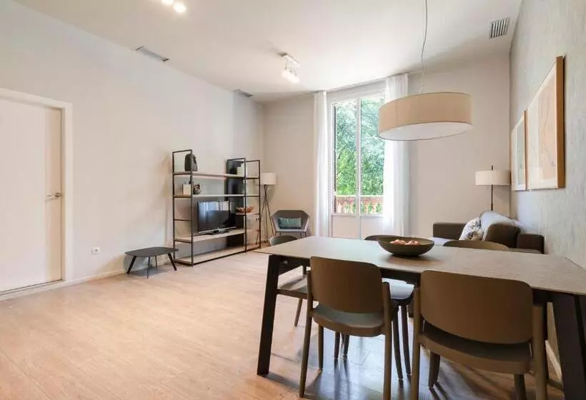 ２ベッドルームデラックスアパートメント, Aspasios Rambla Catalunya Apartments