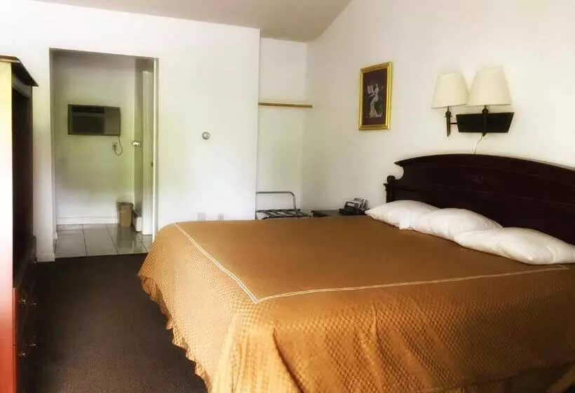キングサイズベッドのスタンダードルーム, Exit 5 Resort & Condominium