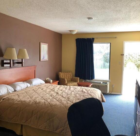 带大床的标准间, Americas Best Inn Savannah I 95