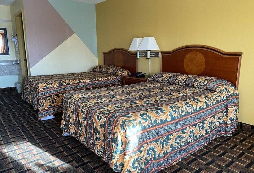 غرفه قياسيه سريرين مزدوجين, Best Inn