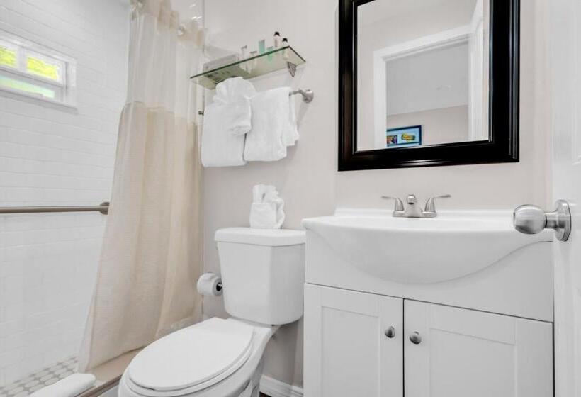 غرفة قياسية سرير كينج, Coconut Cay Resort