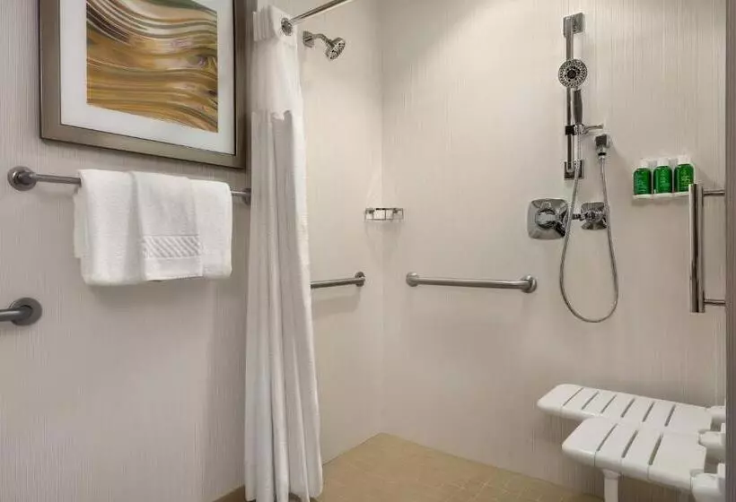 キングサイズベッドのスタンダードルーム, Courtyard By Marriott Philadelphia Montgomeryville