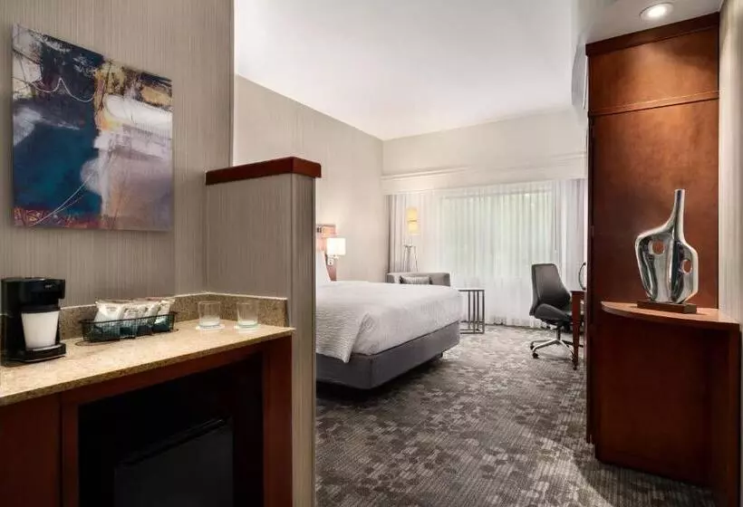 キングサイズベッドのスタンダードルーム, Courtyard By Marriott Philadelphia Montgomeryville