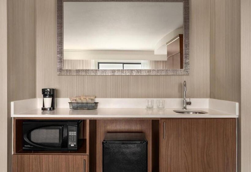 Люкс Кровать Кинг, Courtyard By Marriott Philadelphia Montgomeryville