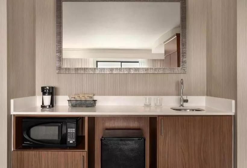 キングサイズベッドのスイートルーム, Courtyard By Marriott Philadelphia Montgomeryville