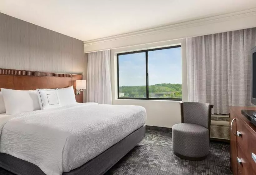 キングサイズベッドのスイートルーム, Courtyard By Marriott Philadelphia Montgomeryville