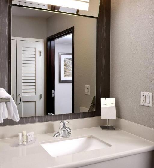 اتاق استاندارد با تخت بزرگ برای معلولان, Courtyard By Marriott Houston Northwest