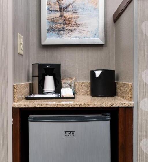 חדר סטנדרט עם מיטת קינג, Courtyard By Marriott West Orange