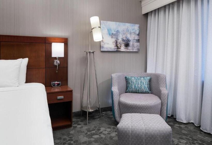 חדר סטנדרט עם מיטת קינג, Courtyard By Marriott West Orange