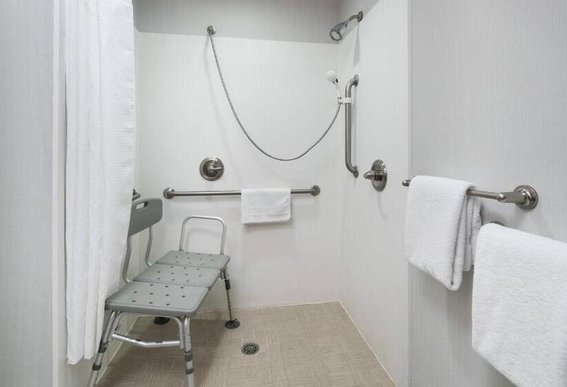 חדר סטנדרט, מיטת קינג, מותאם לאדם עם מוגבלויות, Courtyard By Marriott West Orange