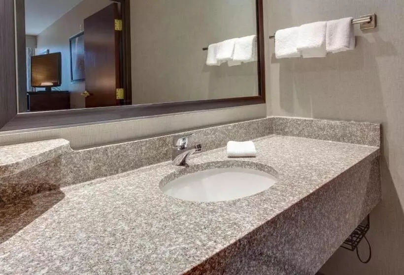 スーペリアールーム, Drury Inn & Suites Louisville East