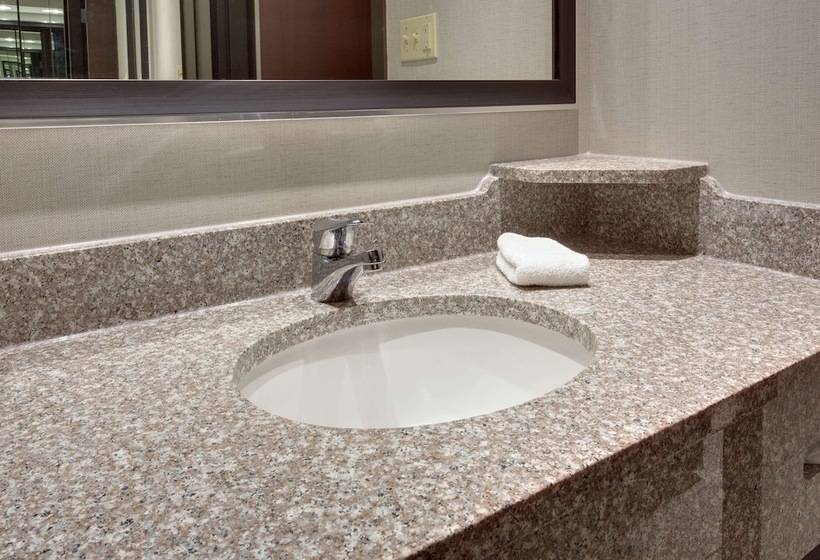 اتاق لوکس, Drury Inn & Suites Louisville East