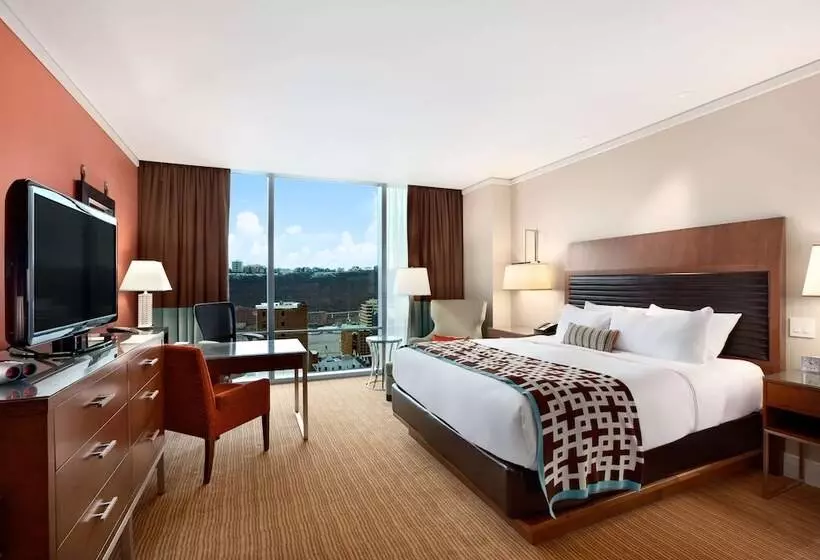 キングサイズベッドのスタンダードルーム, Fairmont Pittsburgh