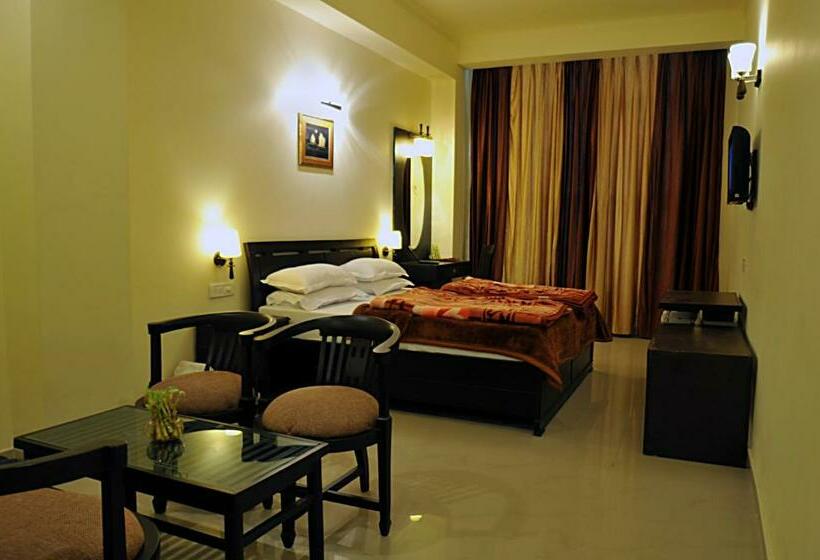 Номер Deluxe, Hong Kong Inn