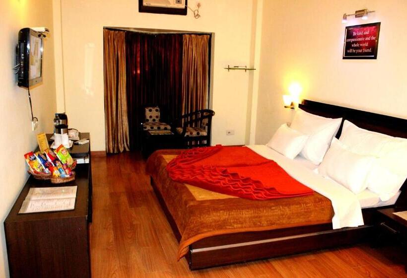 Номер Deluxe, Hong Kong Inn