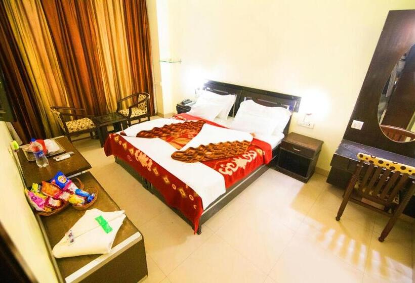 Номер Deluxe, Hong Kong Inn