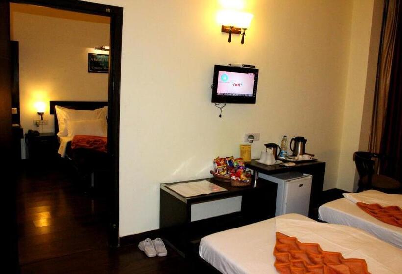 Семейный Номер Deluxe, Hong Kong Inn