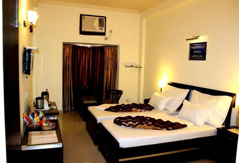 Трехместный Номер Deluxe, Hong Kong Inn