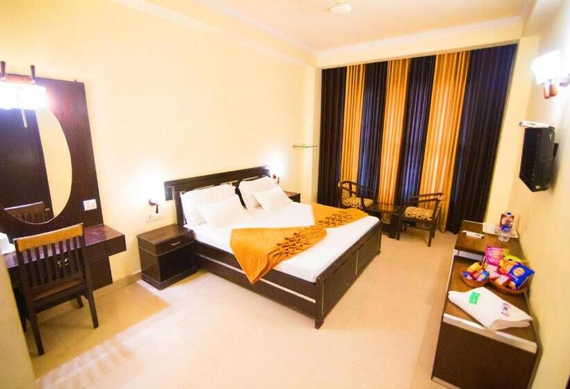 Трехместный Номер Deluxe, Hong Kong Inn