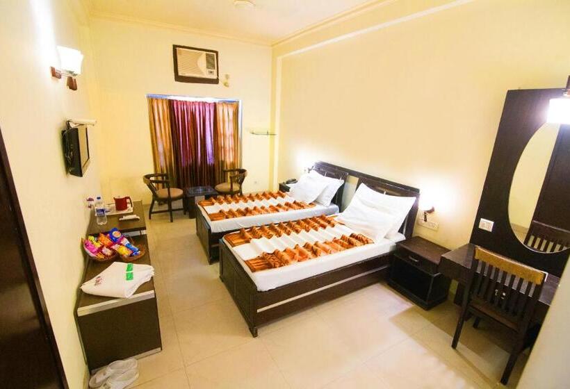 Трехместный Номер Deluxe, Hong Kong Inn