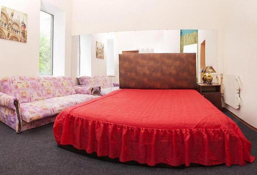 スタンダードルーム, Margo