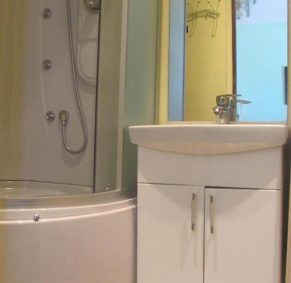 ジュニアスイート, Margo