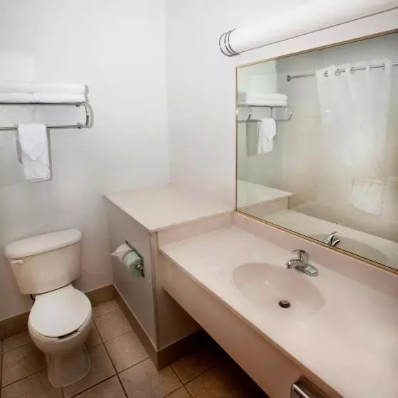 キングサイズベッドのデラックススイート, Ramada By Wyndham Keystone Near Mt Rushmore