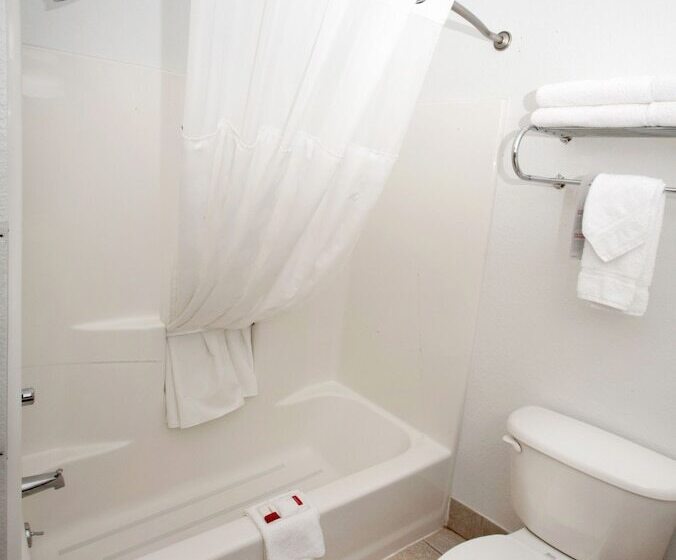 带2个双人床的标准工作室, Ramada By Wyndham Keystone Near Mt Rushmore