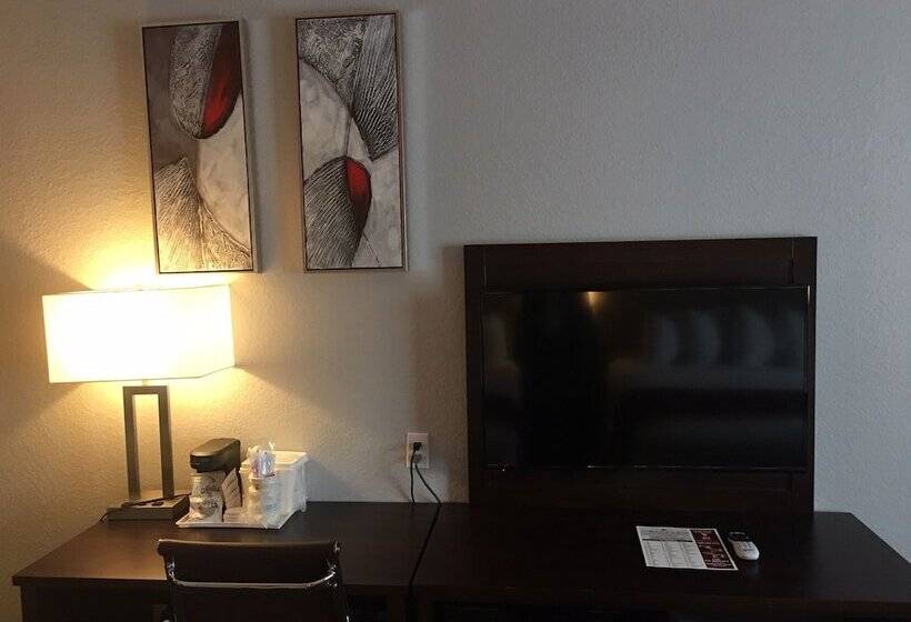 带2个双人床的标准工作室, Ramada By Wyndham Keystone Near Mt Rushmore