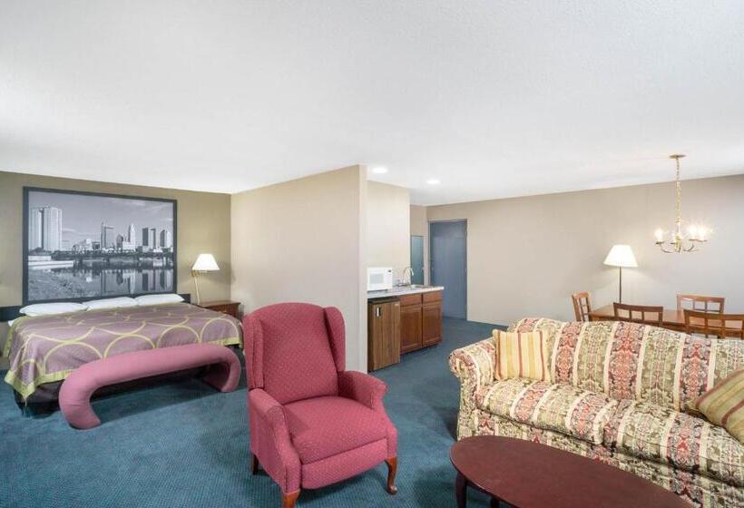 חדר דלוקס עם מיטת קינג, Super 8 By Wyndham Harrison Oh