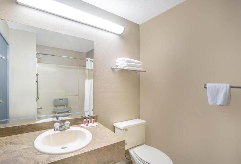 חדר דלוקס עם מיטת קינג, Super 8 By Wyndham Harrison Oh