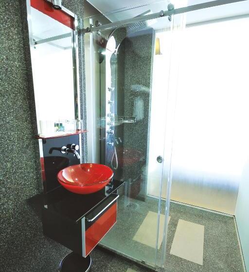 Suit Deluxe, The Sterling