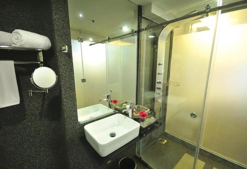 Suit Deluxe, The Sterling