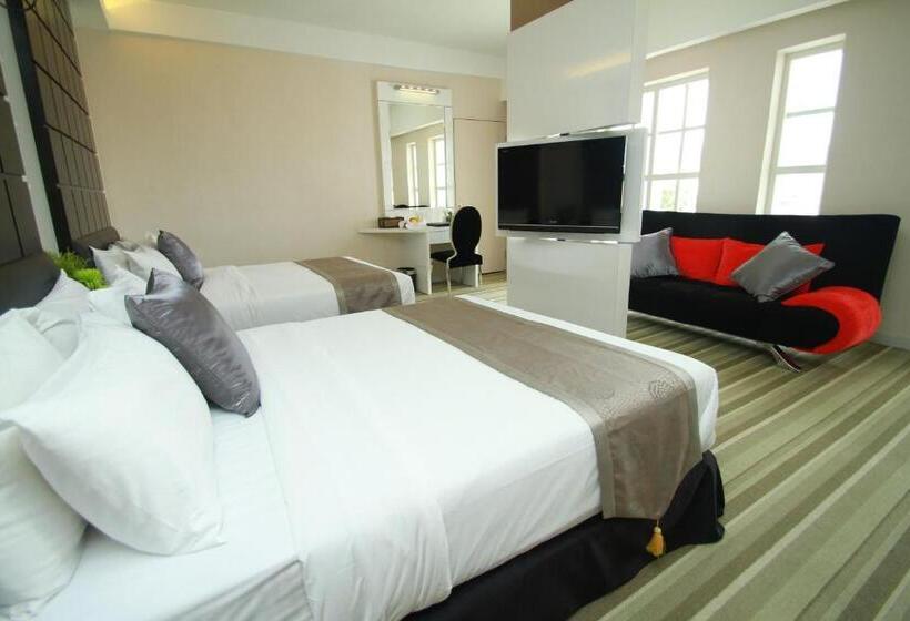 Suite Familiar, The Sterling