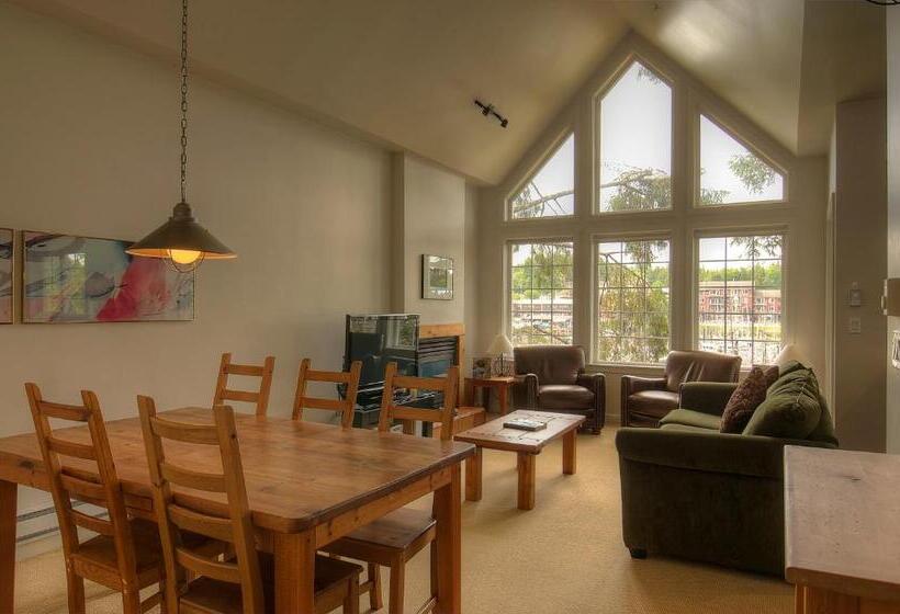 デラックススイート2ベッドルーム, Waters Edge Shoreside Suites